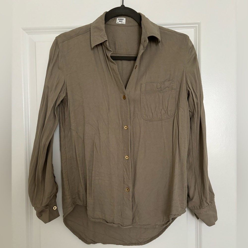 Aritzia Sunday Best army green collared shirt